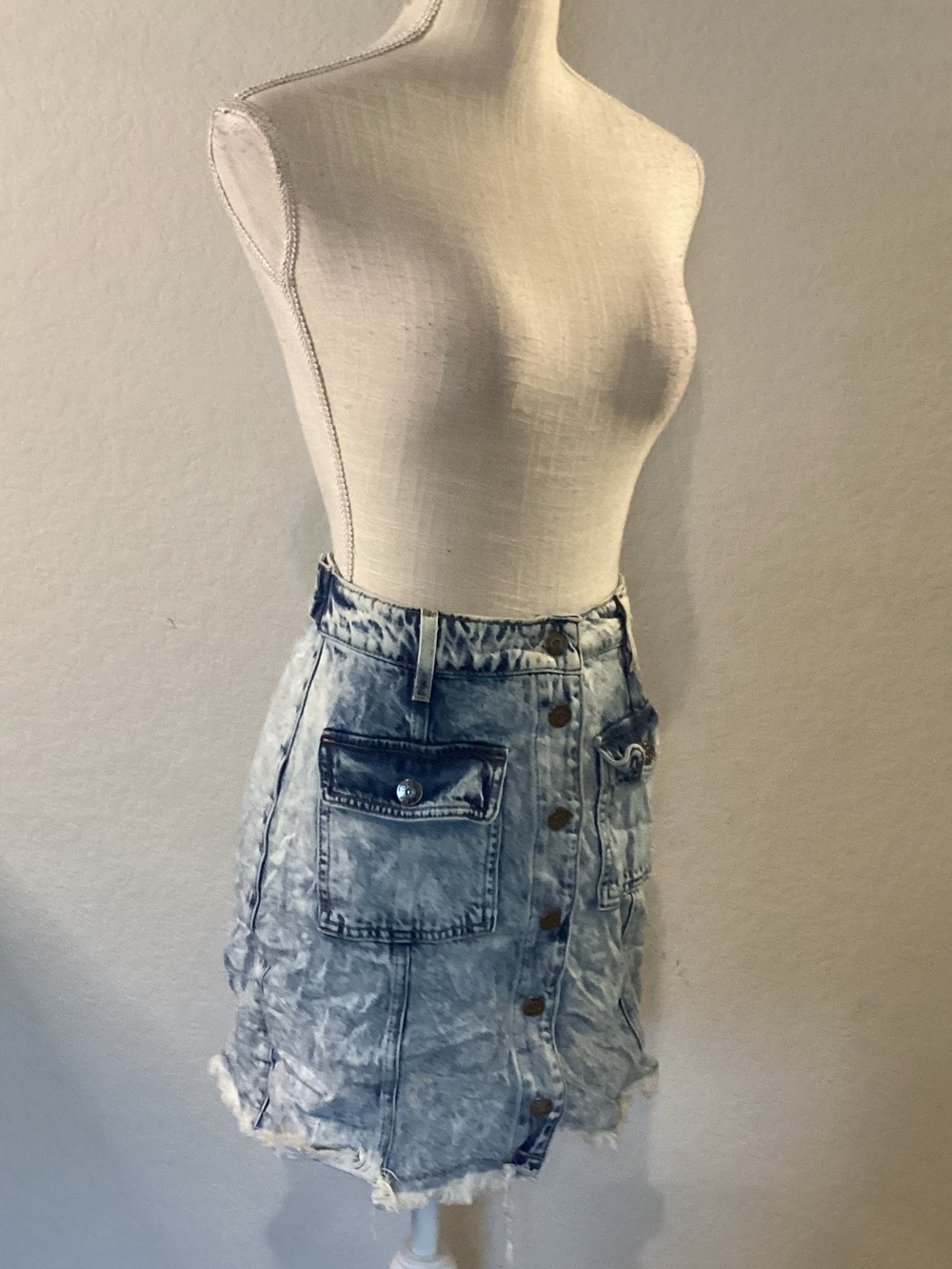 Acid Wash Button-Front Denim Skirt in Light Blue